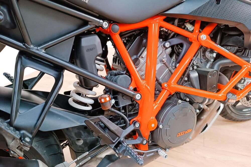 KTM 1290 Super Duke GT ABS (2016 - 18) (4)