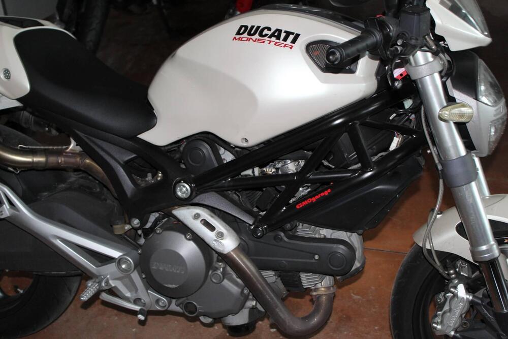 Ducati Monster 696 Plus (2007 - 14) (2)