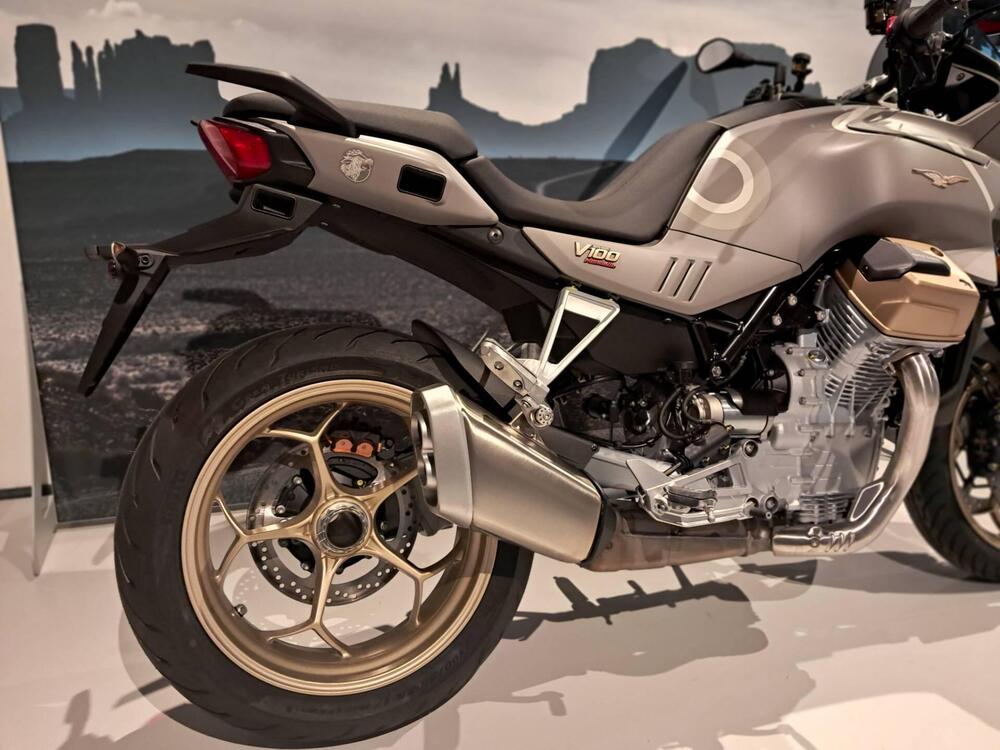 Moto Guzzi V100 Mandello Aviazione Navale (2023 - 24) (4)