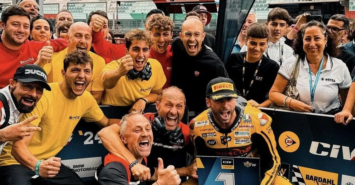 Luca Salvadori vincer&agrave; il National Trophy 1000. Il gesto di Pistard: "Questo Campionato &egrave; tuo e lo sar&agrave; per sempre"