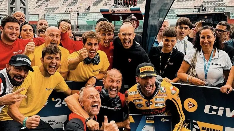 Luca Salvadori vincer&agrave; il National Trophy 1000. Il gesto di Pistard: "Questo Campionato &egrave; tuo e lo sar&agrave; per sempre"