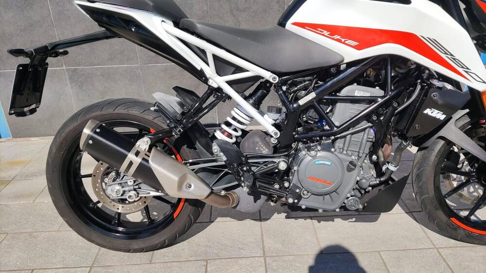 KTM 390 Duke (2021 - 23) (4)