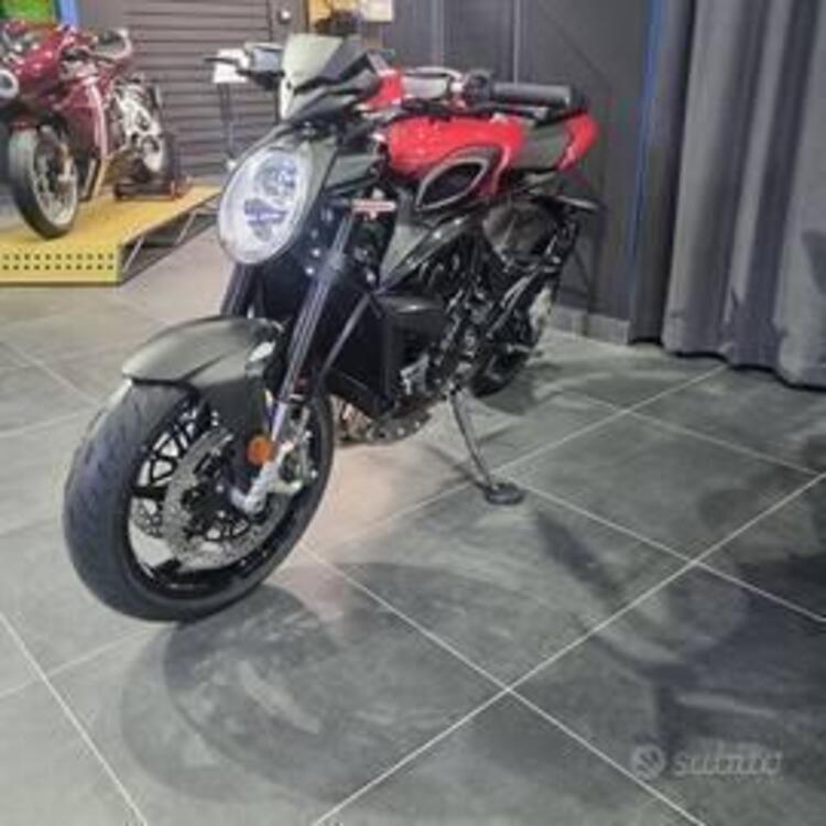 MV Agusta Brutale 800 R (2023 - 24) (2)