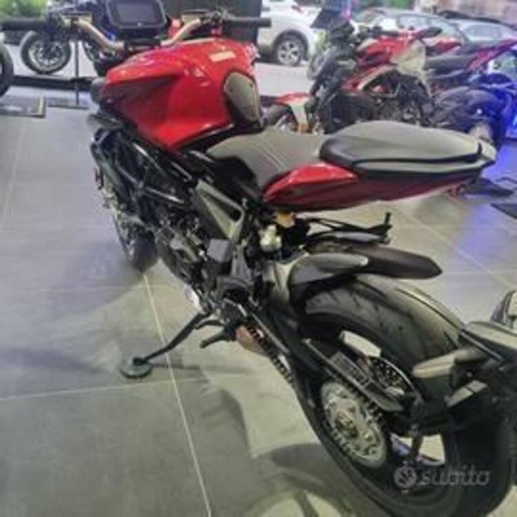 MV Agusta Brutale 800 R (2023 - 24) (4)