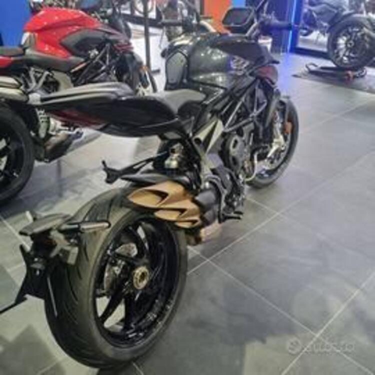 MV Agusta Brutale 800 R (2023 - 24) (5)