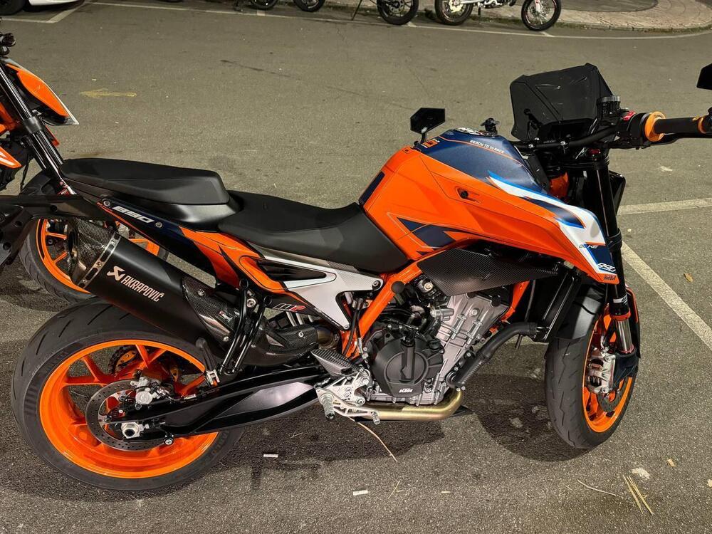 KTM 890 Duke R (2021)