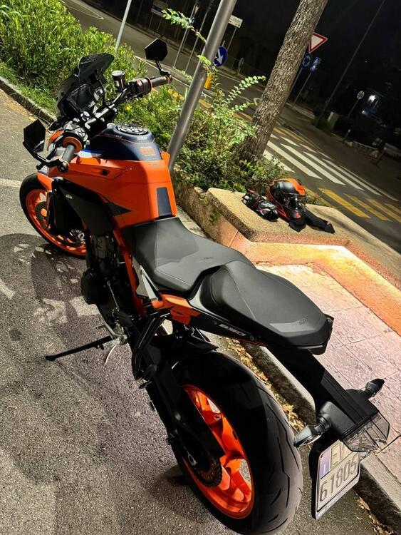 KTM 890 Duke R (2021) (3)