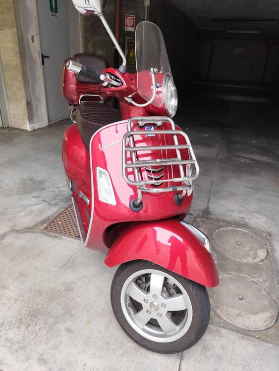 Vespa GTS 300 Touring ABS (2017 - 19) (2)