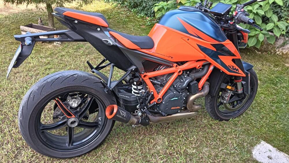 KTM 1290 Super Duke R (2021)