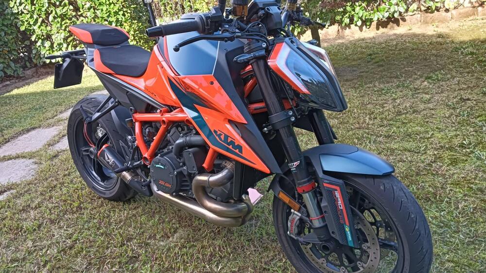 KTM 1290 Super Duke R (2021) (4)