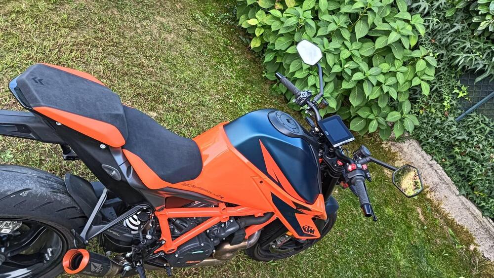 KTM 1290 Super Duke R (2021) (5)