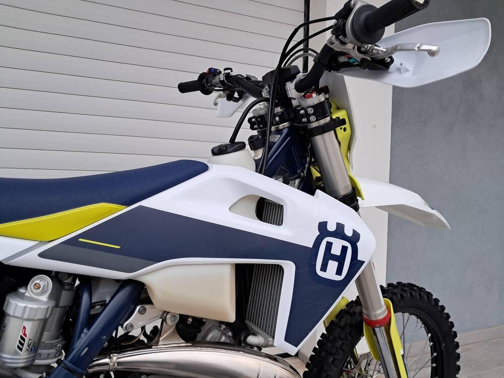 Husqvarna TE 300i (2021) (4)