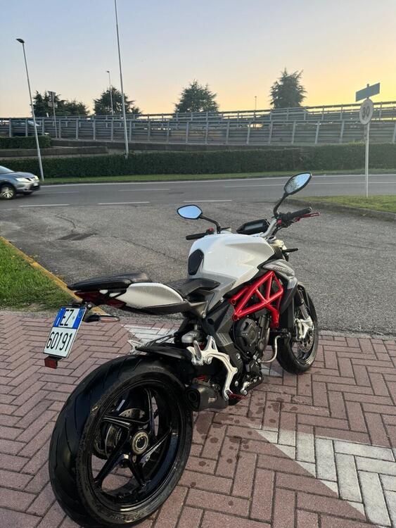 MV Agusta Brutale 800 RR (2021 - 24) (2)