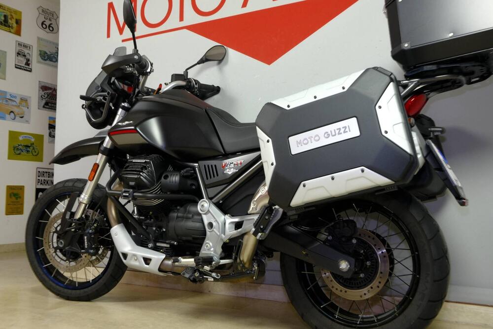 Moto Guzzi V85 TT Travel (2021 - 23) (3)