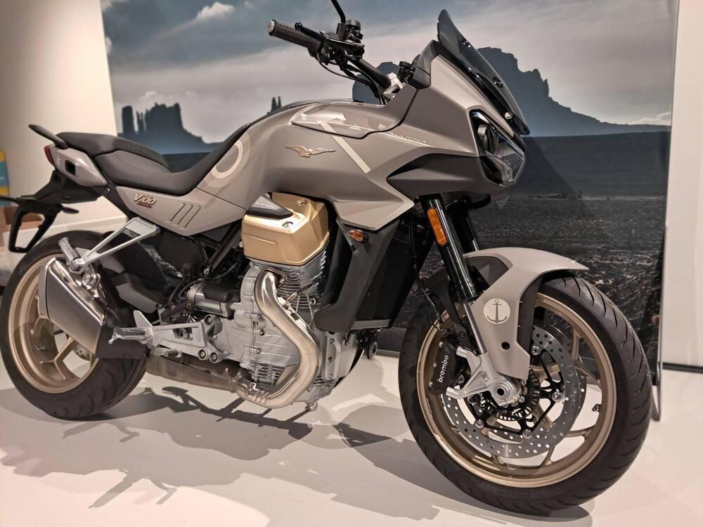 Moto Guzzi V100 Mandello Aviazione Navale (2023 - 24) (2)