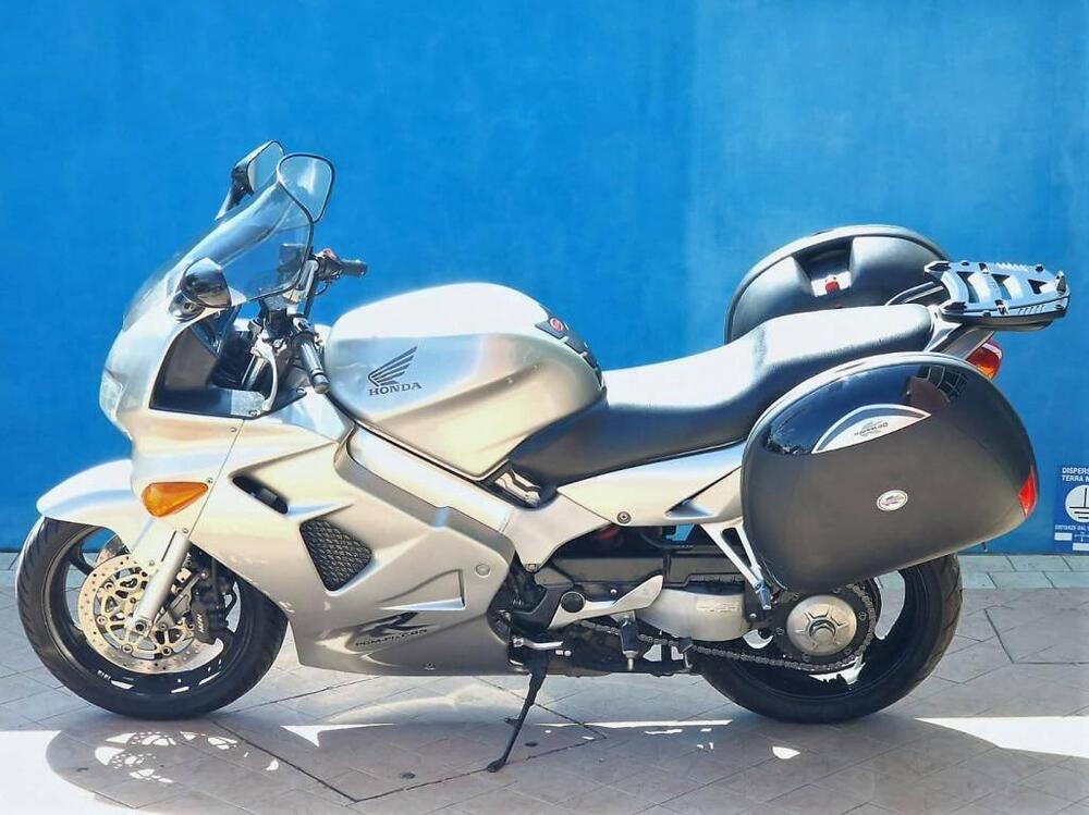 Honda VFR 800 (1998 - 01)