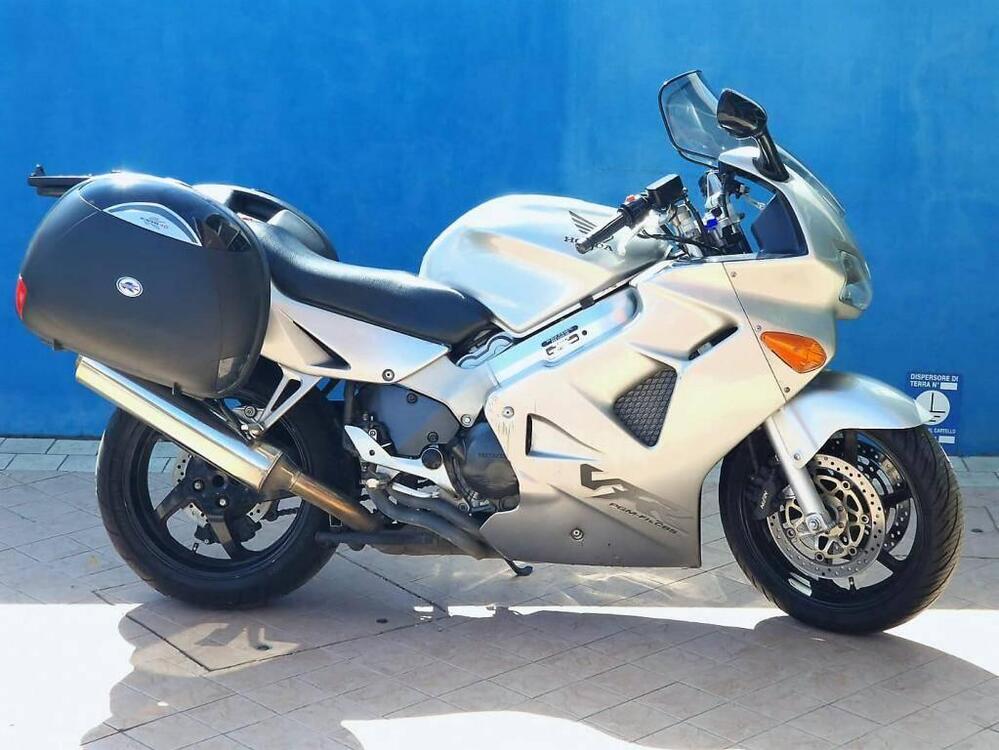 Honda VFR 800 (1998 - 01) (2)