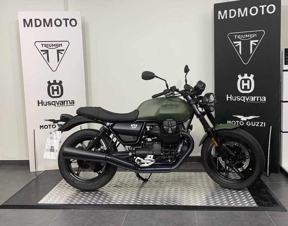 Moto Guzzi V7 Stone (2021 - 24)