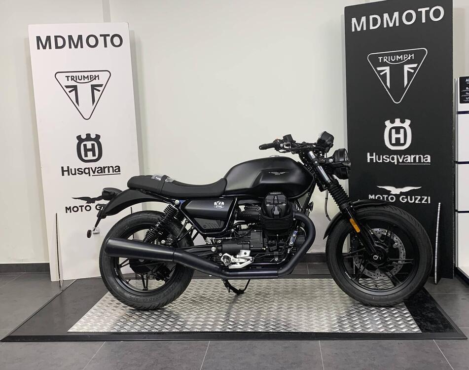 Moto Guzzi V7 Stone (2021 - 24)