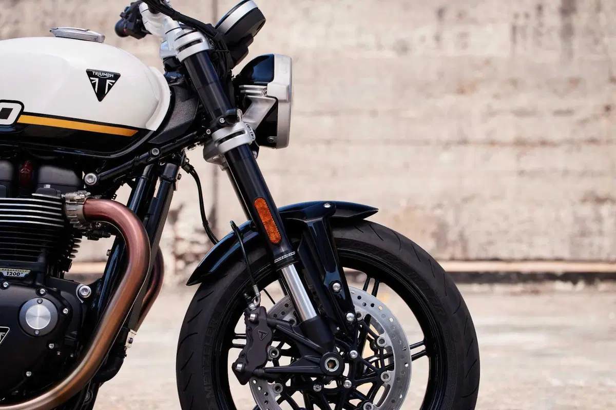Triumph Speed Twin 2025 e Speed Twin RS, arrivano a dicembre 2024 (7)