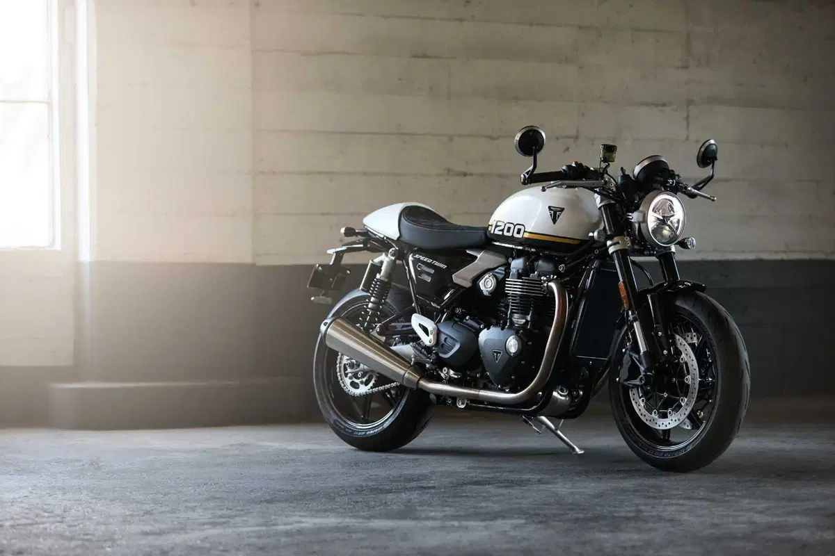 Triumph Speed Twin 2025 e Speed Twin RS, arrivano a dicembre 2024 (15)
