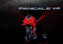 Ducati Panigale V4 S (2025) nuova