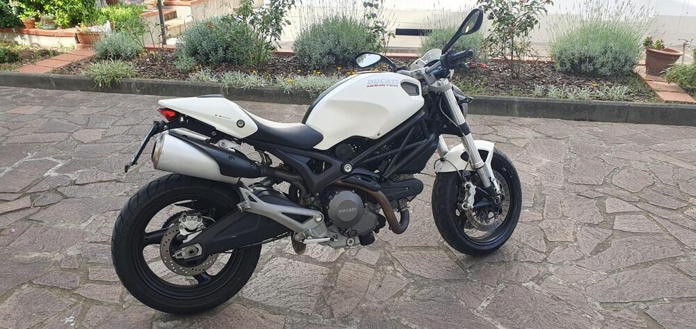 Ducati Monster 696 (2008 - 13) (2)