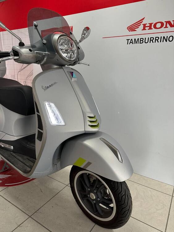 Vespa GTS 300 Hpe (2021 - 22) (2)