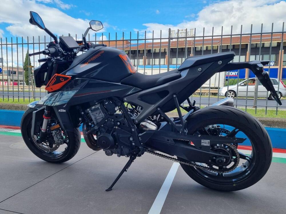 KTM 990 Duke (2024) (4)