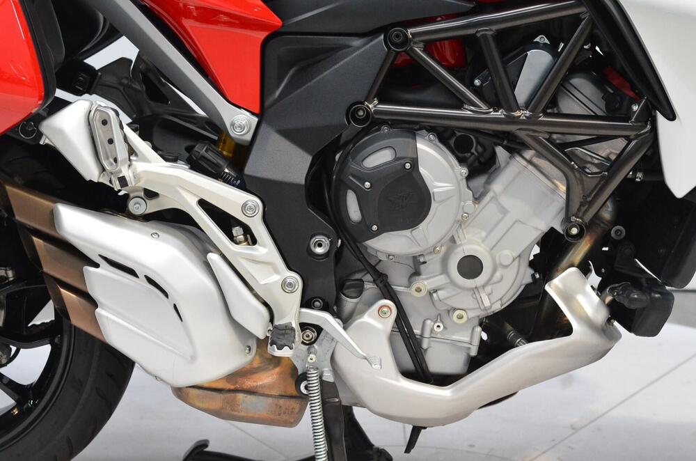 MV Agusta Turismo Veloce 800 (2014 - 16) (3)