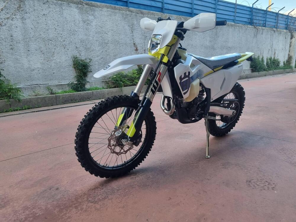 Husqvarna FE 250 (2024) (4)