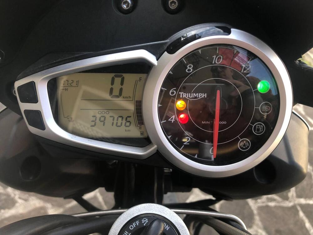 Triumph Speed Triple 1050 (2011 - 13) (4)