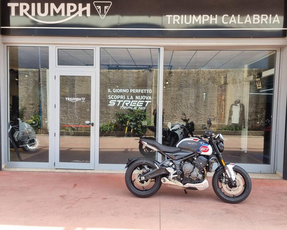 Triumph Trident 660 Triple Tribute Edition (2024) (2)