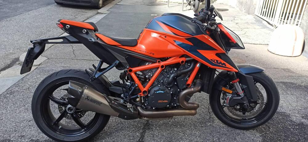 KTM 1290 Super Duke R (2020) (2)