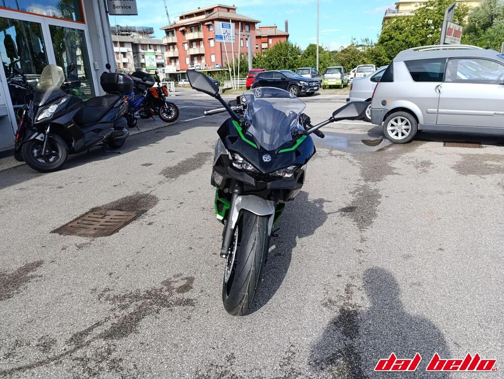 Kawasaki Ninja 7 Hybrid (2024) (2)