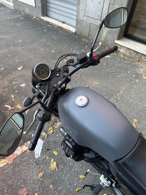 Moto Guzzi V7 III Stone (2017 - 20) (5)