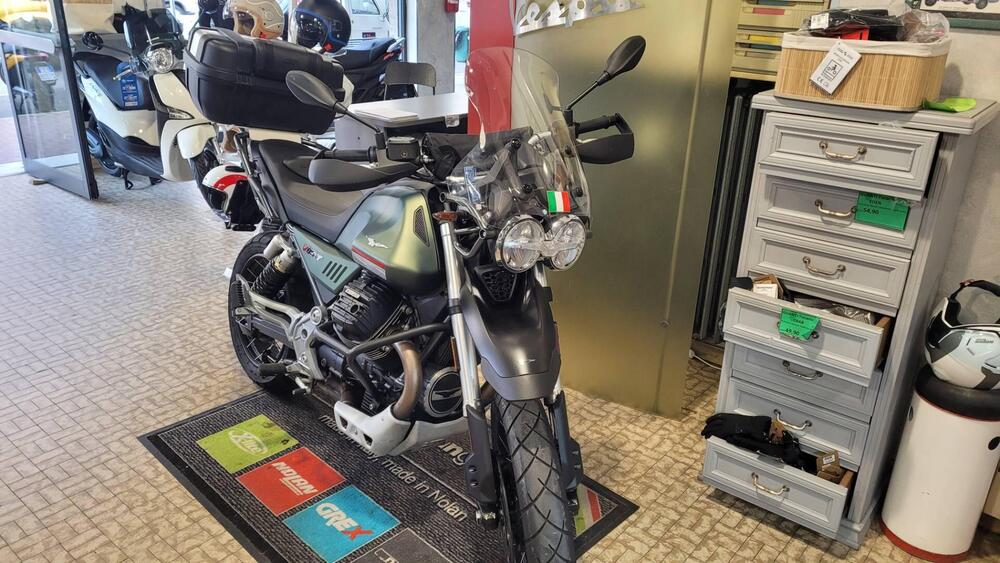 Moto Guzzi V85 TT (2021 - 23) (2)