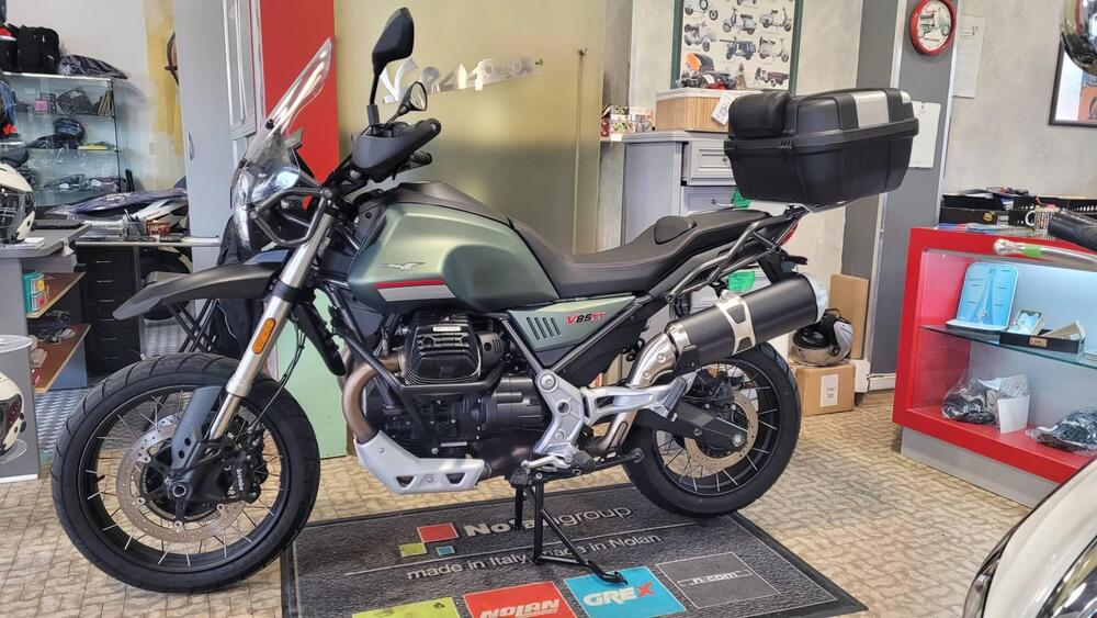 Moto Guzzi V85 TT (2021 - 23) (3)