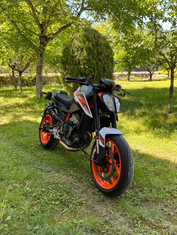 KTM 890 Duke R (2020) (3)