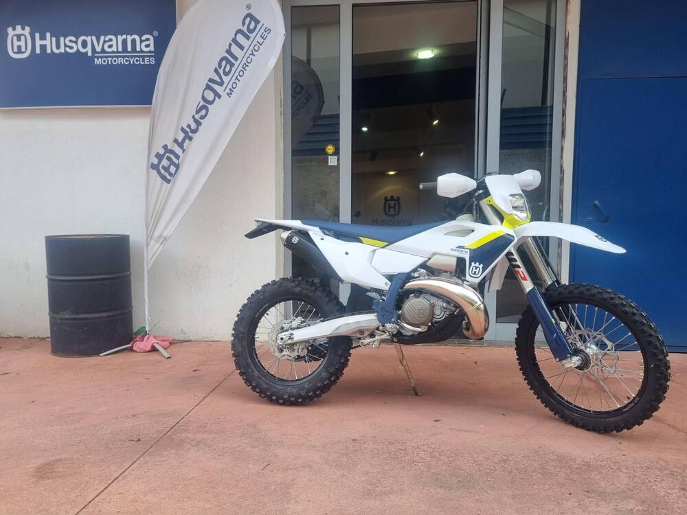 Husqvarna TE 300 (2025) (2)