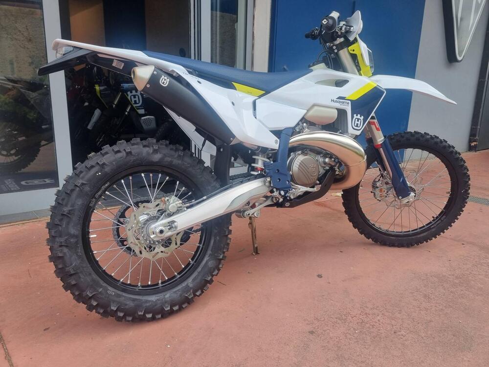 Husqvarna TE 300 (2025) (3)