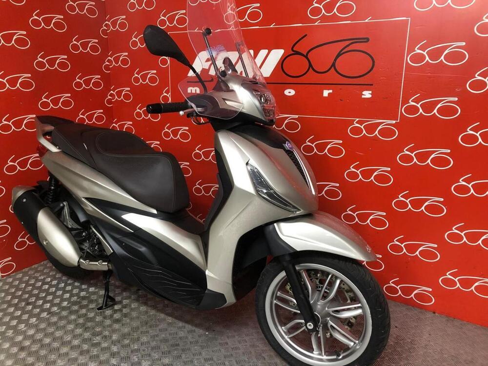 Piaggio Beverly 300 Hpe (2021) (2)