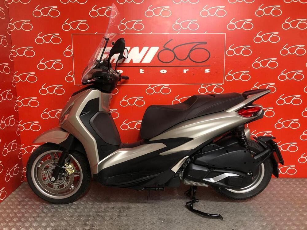 Piaggio Beverly 300 Hpe (2021) (3)