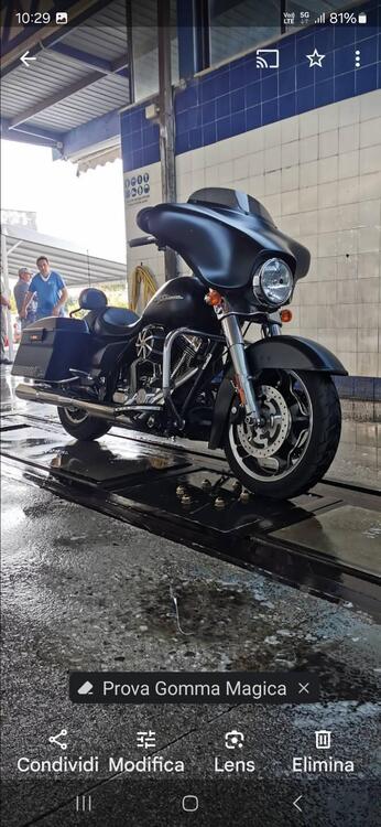 Harley-Davidson 1690 Street Glide (2011 - 13) - FLHX