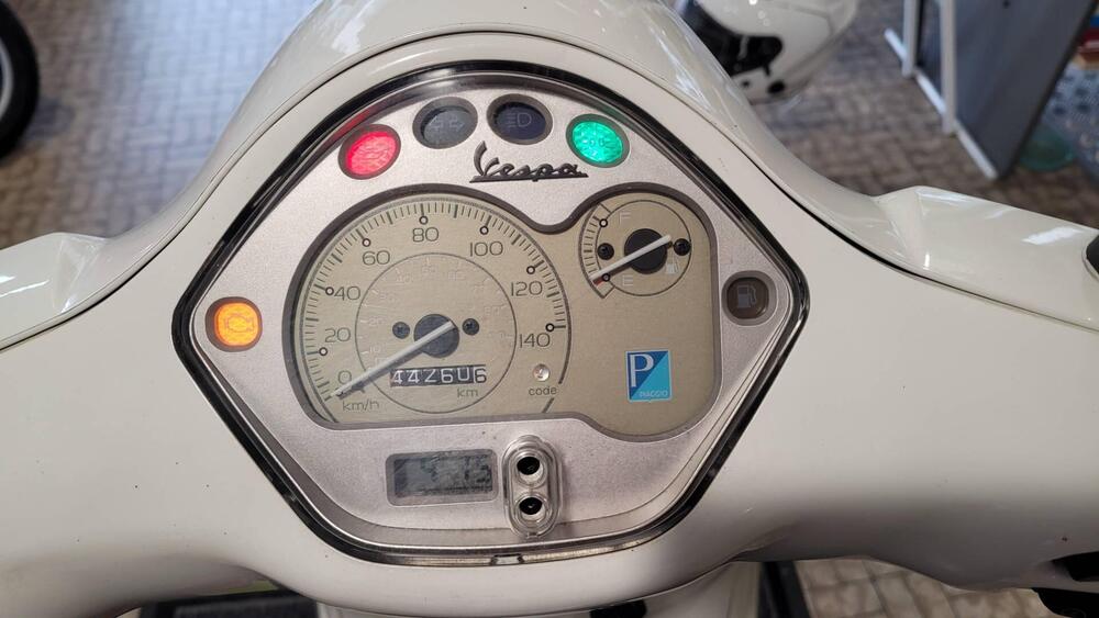 Vespa LX 150 3V (2012 - 14) (5)