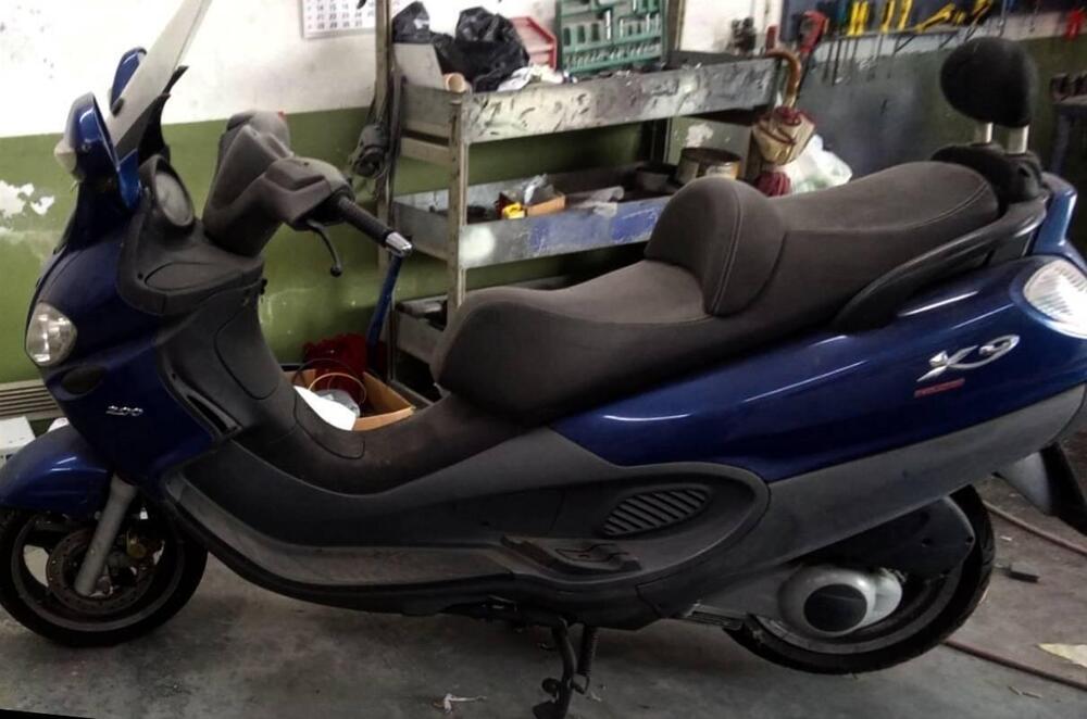 Piaggio X9 200 Evolution (4)