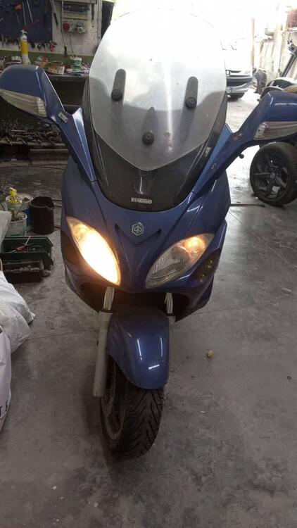 Piaggio X9 200 Evolution (5)