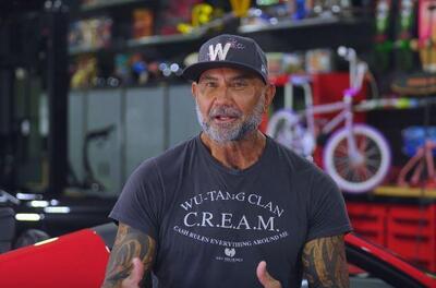 Dave Bautista ama i motori, guardate la sua collezione! (VIDEO)