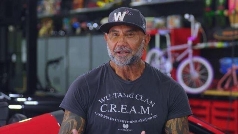 Dave Bautista ama i motori, guardate la sua collezione! (VIDEO)