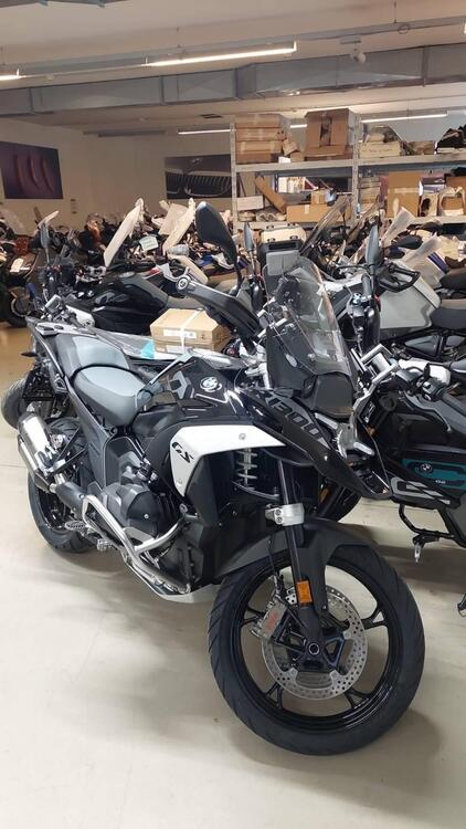 Bmw R 1300 GS Triple Black (2023 - 24) (4)